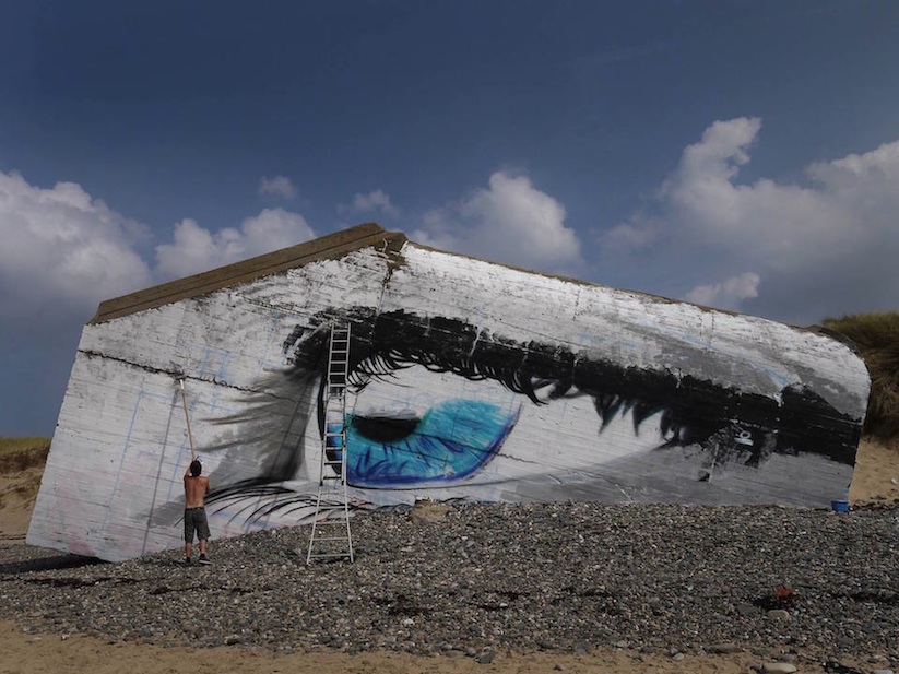 The_Eye_A_Beautiful_Mural_by_Street_Artist_Cece_on_the_Beach_of_Siouville_Hague_France_2015_02