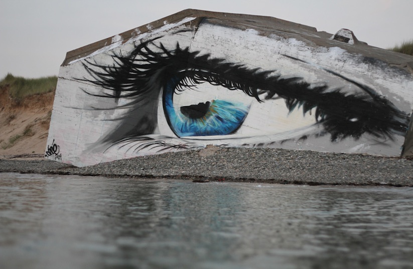 The_Eye_A_Beautiful_Mural_by_Street_Artist_Cece_on_the_Beach_of_Siouville_Hague_France_2015_03