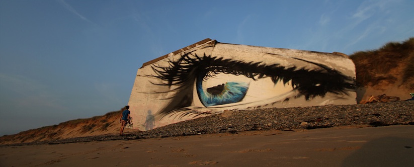 The_Eye_A_Beautiful_Mural_by_Street_Artist_Cece_on_the_Beach_of_Siouville_Hague_France_2015_05