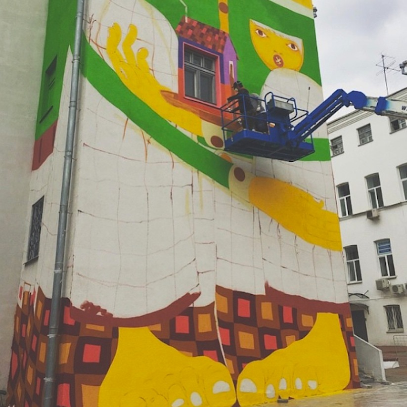 The_Giant_of_Belarus_A_New_Mural_by_Brazilian_Street_Art_Duo_Os_Gemeos_in_Minsk_2015_05