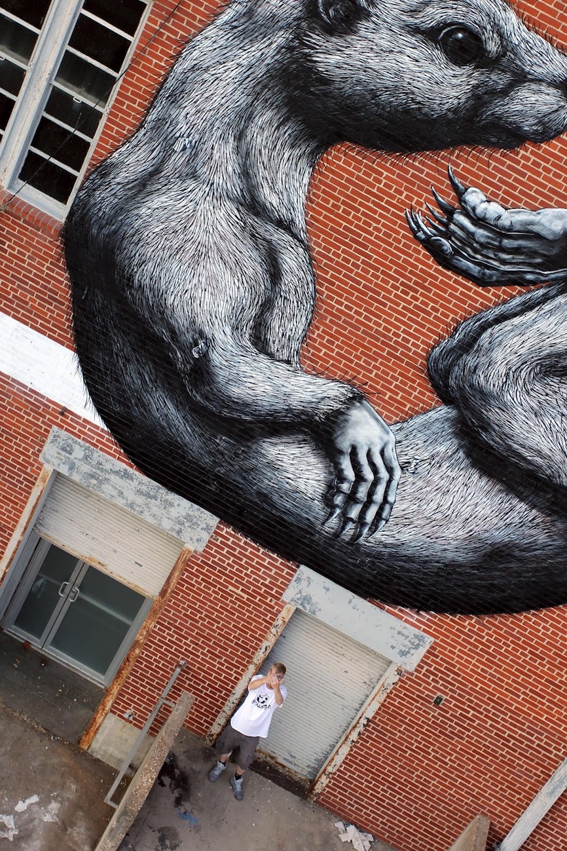 The_Otter_A_New_Mural_by_ROA_in_Fort_Smith_Arkansas_2015_05