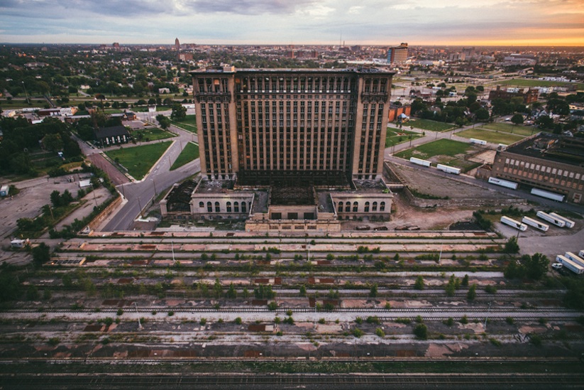 Air_Born_Detroit_Capturing_From_Above_by_Van_Styles_2015_04