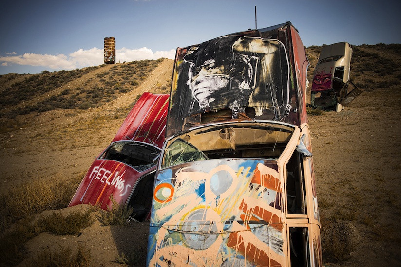 Eddie_Colla_Nite_Owl_Collaborate_on_a_Series_of_Pieces_on_an_Automobile_Graveyard_2015_04