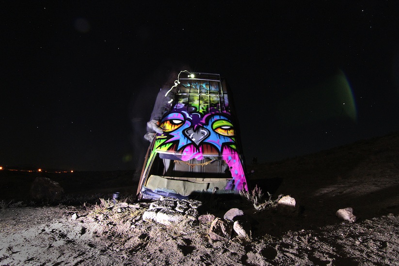 Eddie_Colla_Nite_Owl_Collaborate_on_a_Series_of_Pieces_on_an_Automobile_Graveyard_2015_10