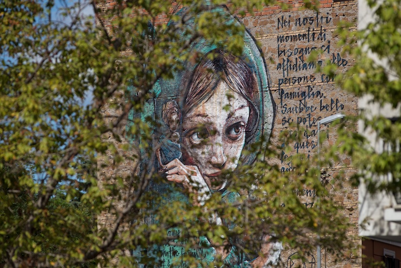 Mural_by_Herakut_in_Rome_Italy_2015_09