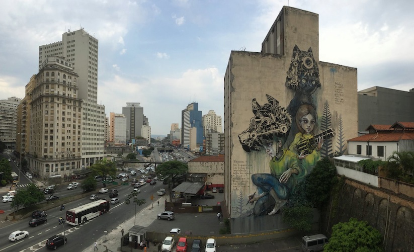 Mural_by_Street_Artists_Herakut_M_City_in_Sao_Paulo_Brazil_2015_01