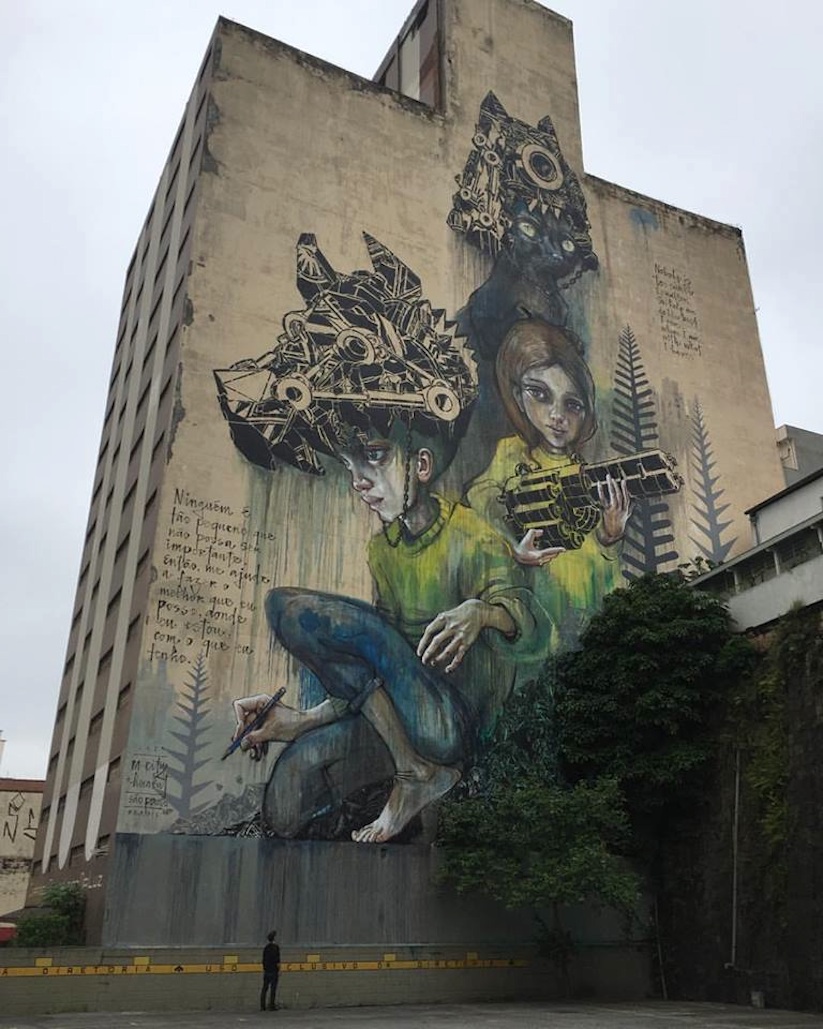 Mural_by_Street_Artists_Herakut_M_City_in_Sao_Paulo_Brazil_2015_02