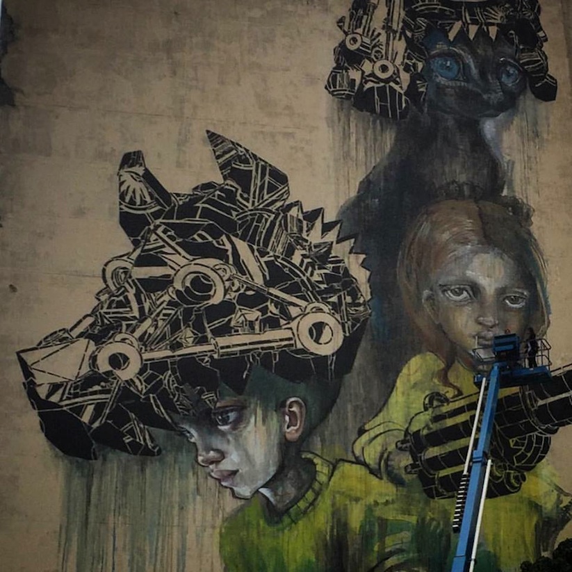 Mural_by_Street_Artists_Herakut_M_City_in_Sao_Paulo_Brazil_2015_05
