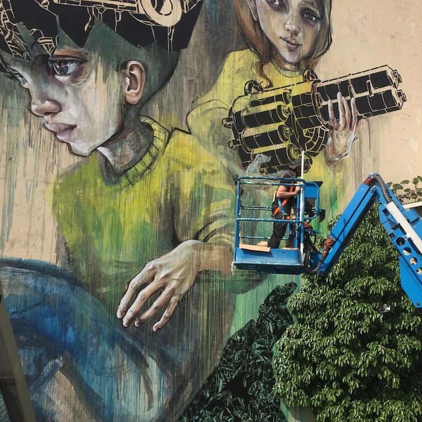 Mural_by_Street_Artists_Herakut_M_City_in_Sao_Paulo_Brazil_2015_07