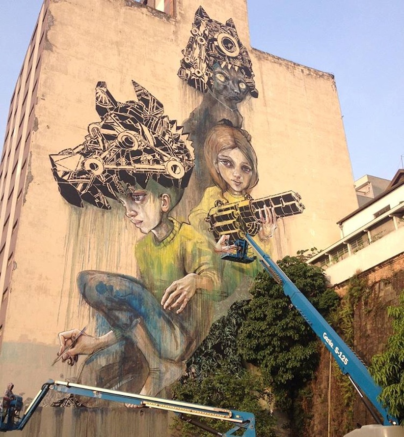 Mural_by_Street_Artists_Herakut_M_City_in_Sao_Paulo_Brazil_2015_08