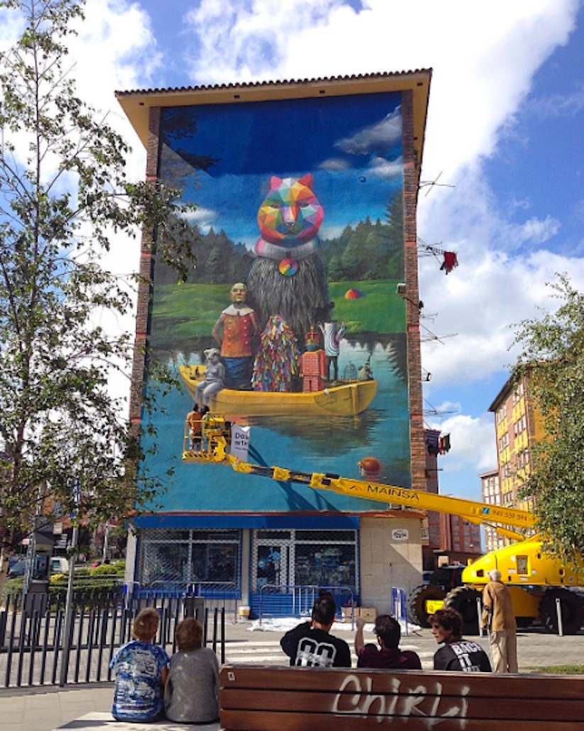 Okuda_Serzo_Collaborate_on_a_Large_Mural_in_Santander_Spain_2015_06