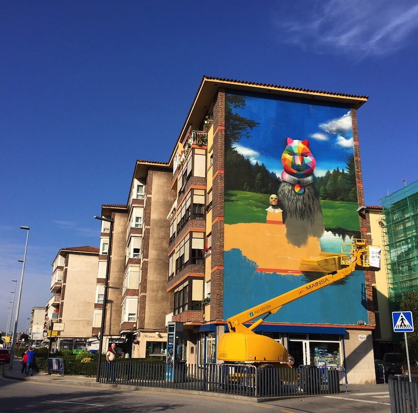 Okuda_Serzo_Collaborate_on_a_Large_Mural_in_Santander_Spain_2015_07
