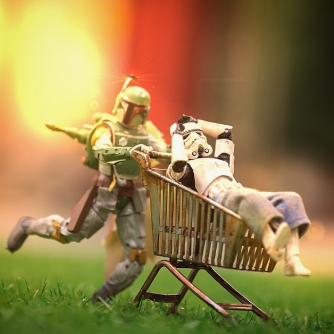 The_Daily_Life_of_Miniature_Stormtrooper_Eric_by_Photographer_Darryll_Jones_2015_07