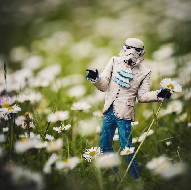 The_Daily_Life_of_Miniature_Stormtrooper_Eric_by_Photographer_Darryll_Jones_2015_08
