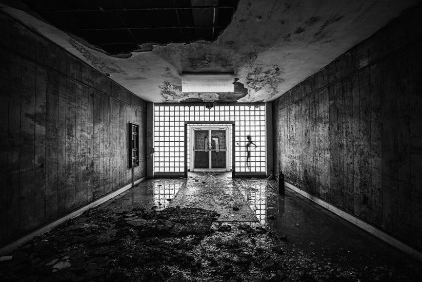 BARE_USA_Brian_Cattelle_Mixes_Urbex_and_Nude_Photography_2015_09