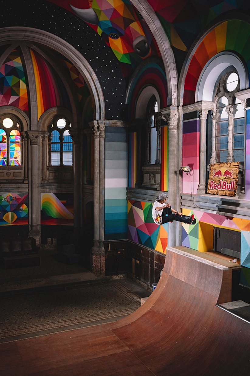 Kaos_Temple_Church_in_Spain_Transformed_into_Skate_Park_Covered_in_Murals_by_Street_Artist_Okuda_2015_04
