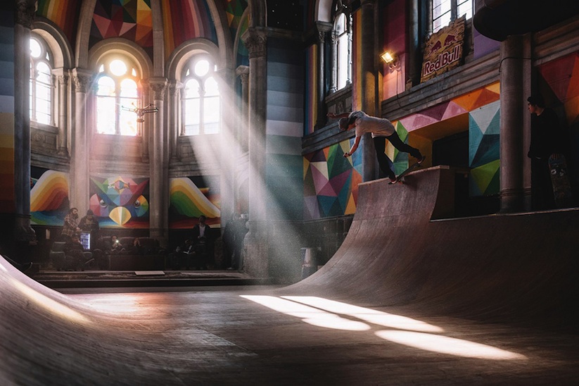 Kaos_Temple_Church_in_Spain_Transformed_into_Skate_Park_Covered_in_Murals_by_Street_Artist_Okuda_2015_06