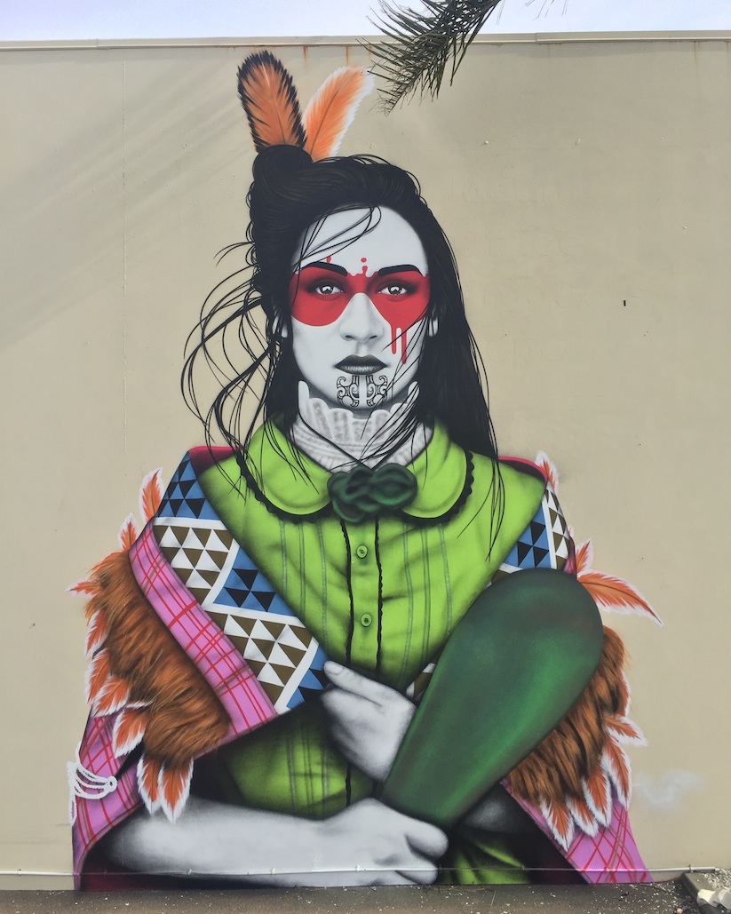 Taaniko_New_Mural_by_Street_Artist_Fin_Dac_in_Mount_Maunganui_New_Zealand_2015_02