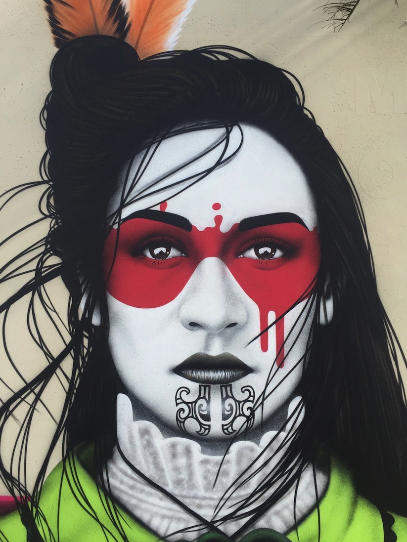 Taaniko_New_Mural_by_Street_Artist_Fin_Dac_in_Mount_Maunganui_New_Zealand_2015_03