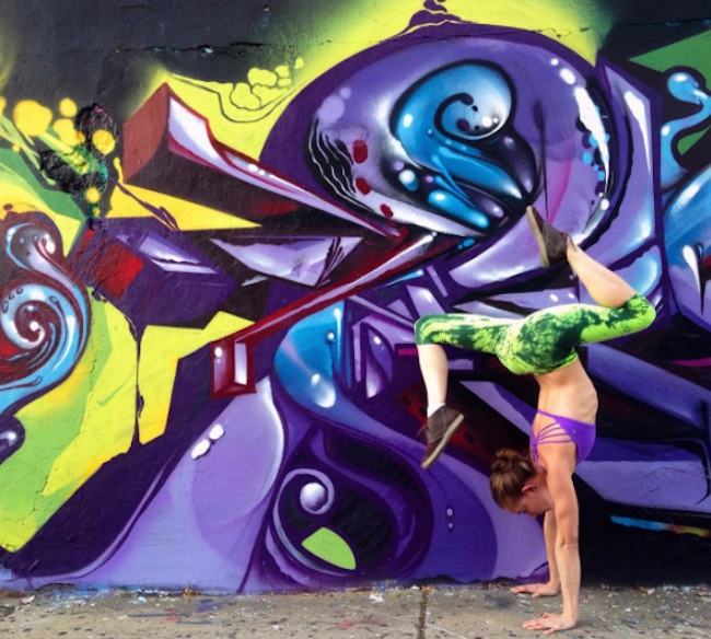 Gracefull_Poses_in_Front_of_Colorful_Graffiti_Artworks_by_Yoga_Instructor_Soren_Buchanan_2016_05