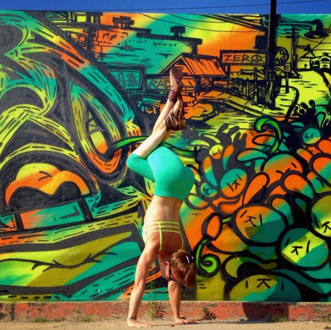 Gracefull_Poses_in_Front_of_Colorful_Graffiti_Artworks_by_Yoga_Instructor_Soren_Buchanan_2016_06