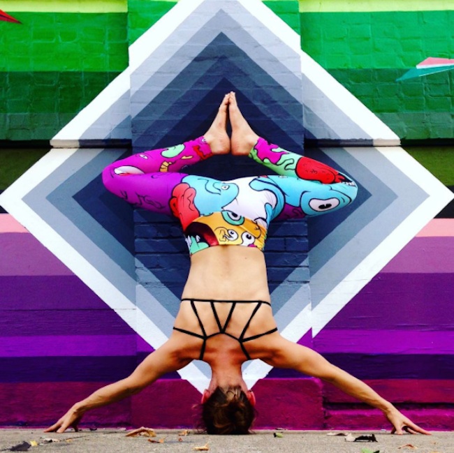 Gracefull_Poses_in_Front_of_Colorful_Graffiti_Artworks_by_Yoga_Instructor_Soren_Buchanan_2016_12