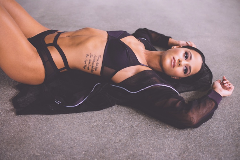 Studio_Session_Fitness_Model_Katya_Henry_Captured_by_Photographer_Van_Styles_2016_01