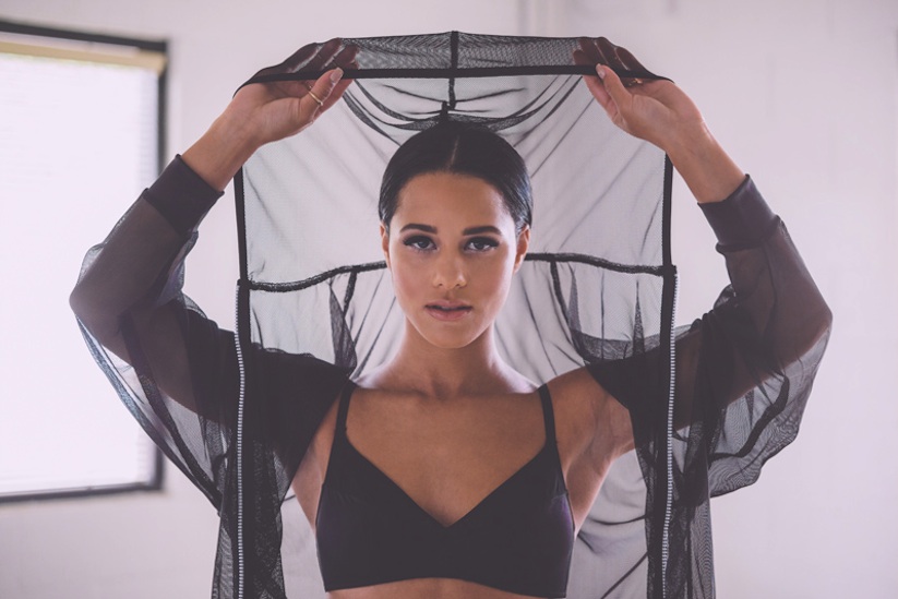 Studio_Session_Fitness_Model_Katya_Henry_Captured_by_Photographer_Van_Styles_2016_09