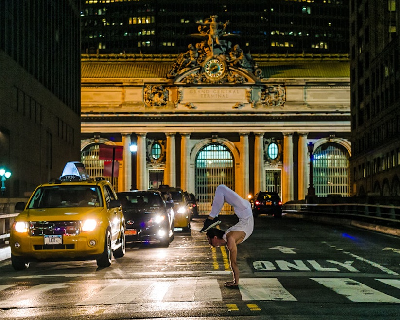 Yoga_Practitioners_Captured_in_Urban_Settings_by_Kristina_Kashtanova_2016_01