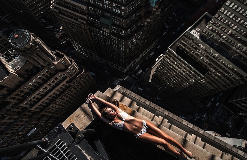 Beauty_And_NYC_Models_Pose_Perilously_Close_to_the_Edge_of_Tall_Buildings_in_New_York_2016_01