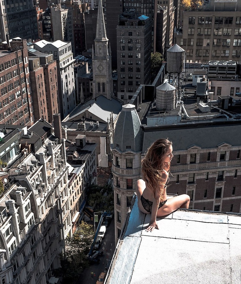Beauty_And_NYC_Models_Pose_Perilously_Close_to_the_Edge_of_Tall_Buildings_in_New_York_2016_06