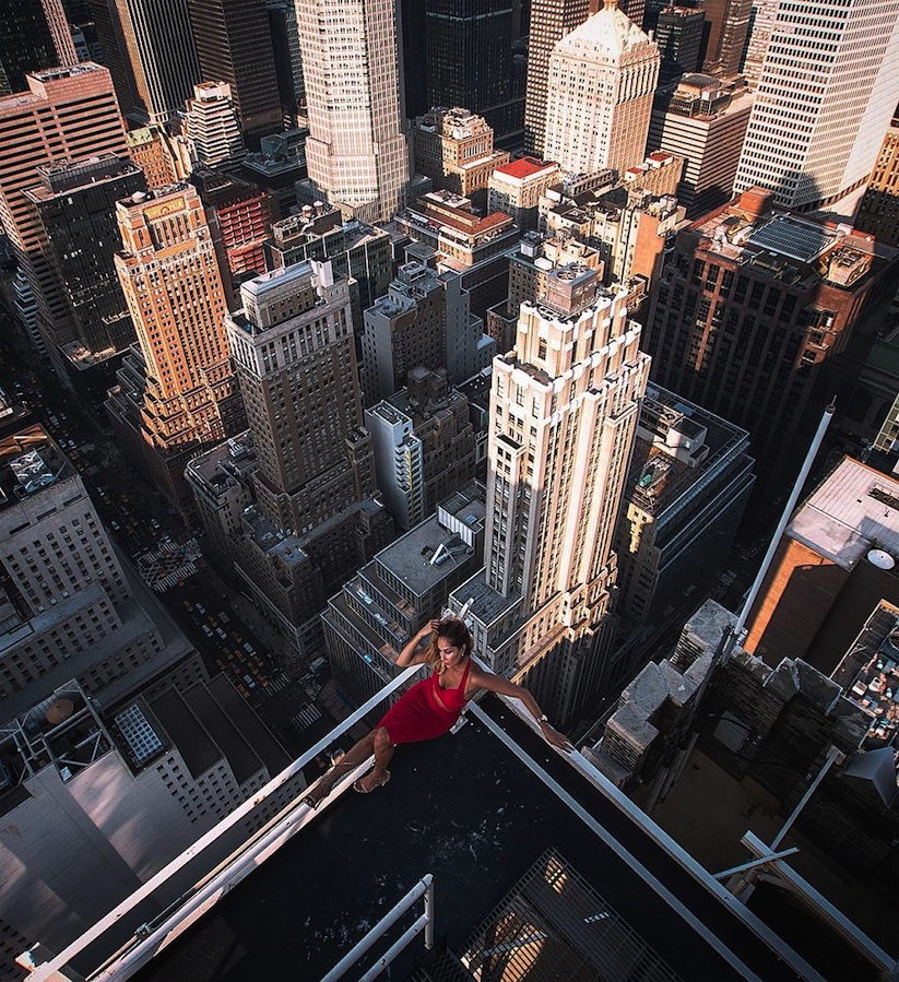 Beauty_And_NYC_Models_Pose_Perilously_Close_to_the_Edge_of_Tall_Buildings_in_New_York_2016_10