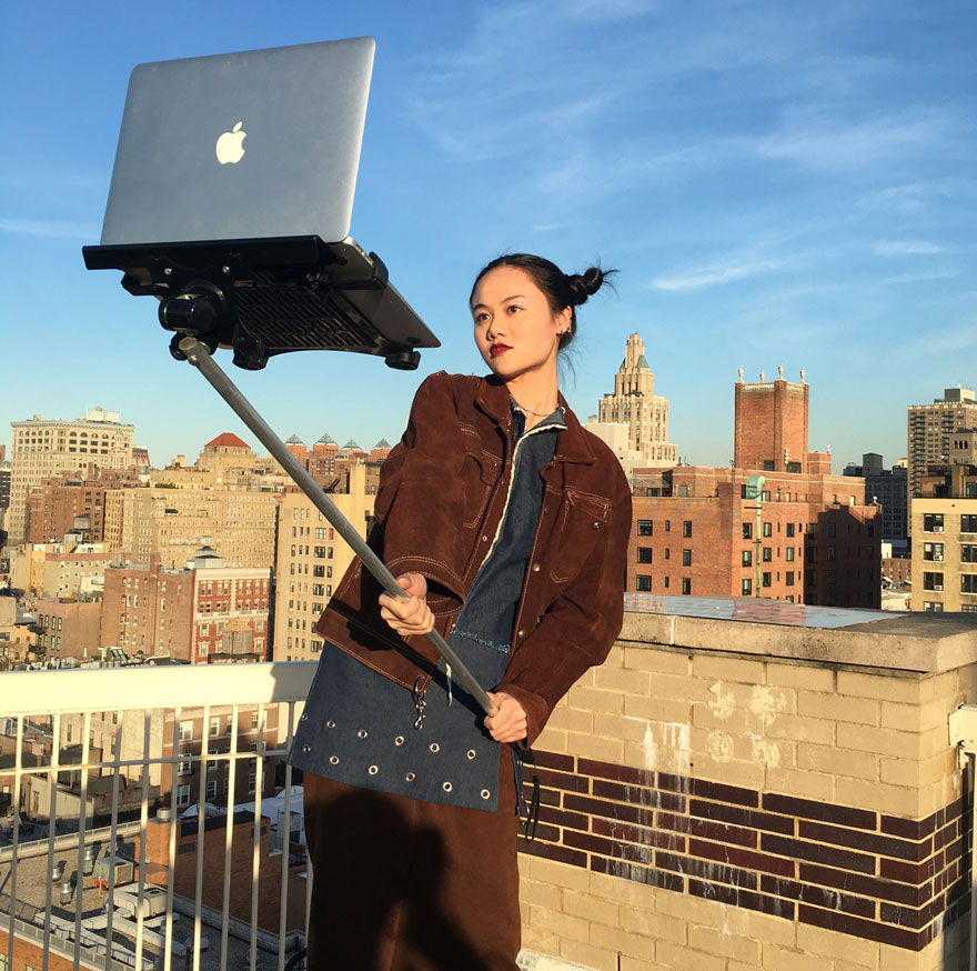 Macbook Selfie Stick WHUDAT 02
