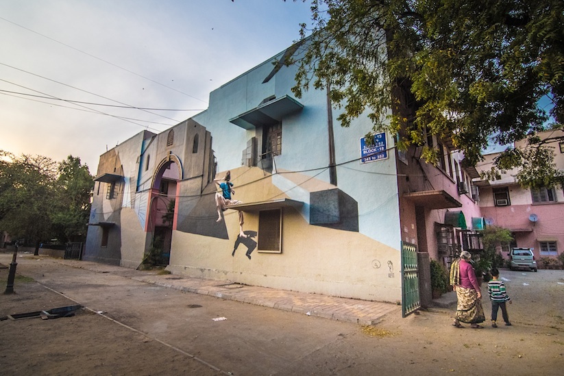 The_Tourist_A_Great_New_Mural_by_Artists_Avinash_and_Kamesh_in_New_Delhi_2016_04