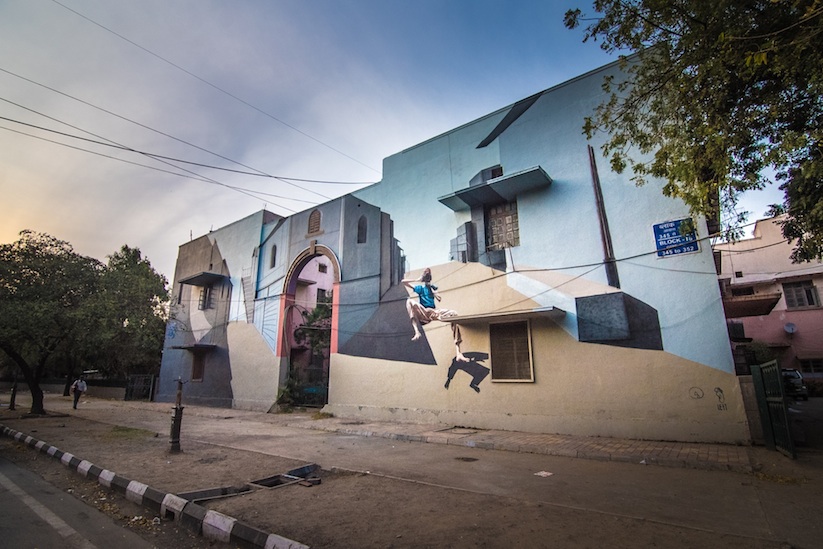 The_Tourist_A_Great_New_Mural_by_Artists_Avinash_and_Kamesh_in_New_Delhi_2016_05