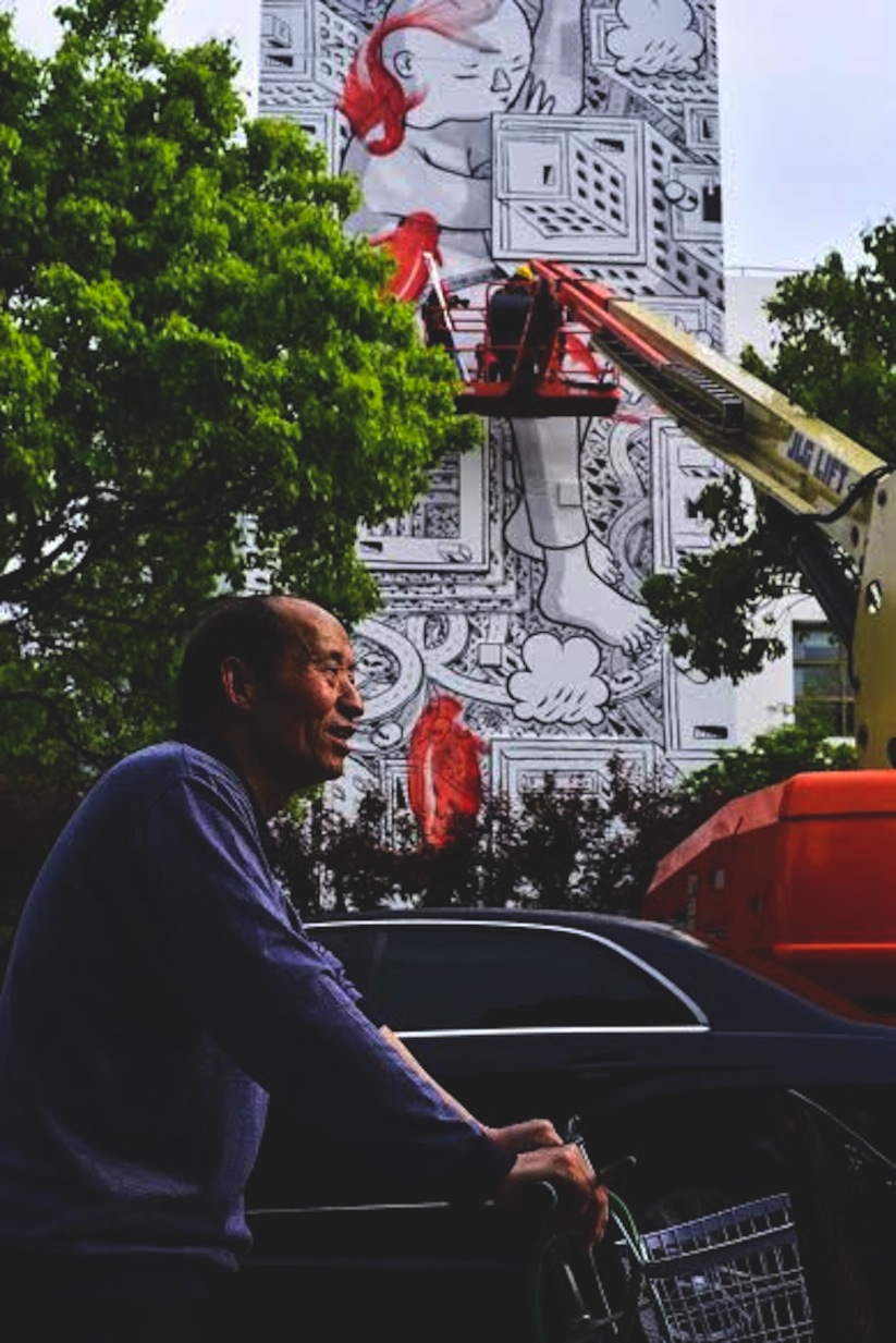 Childhood_Dream_New_Mural_by_Italian_Street_Artist_Millo_in_Shanghai_China_2016_05