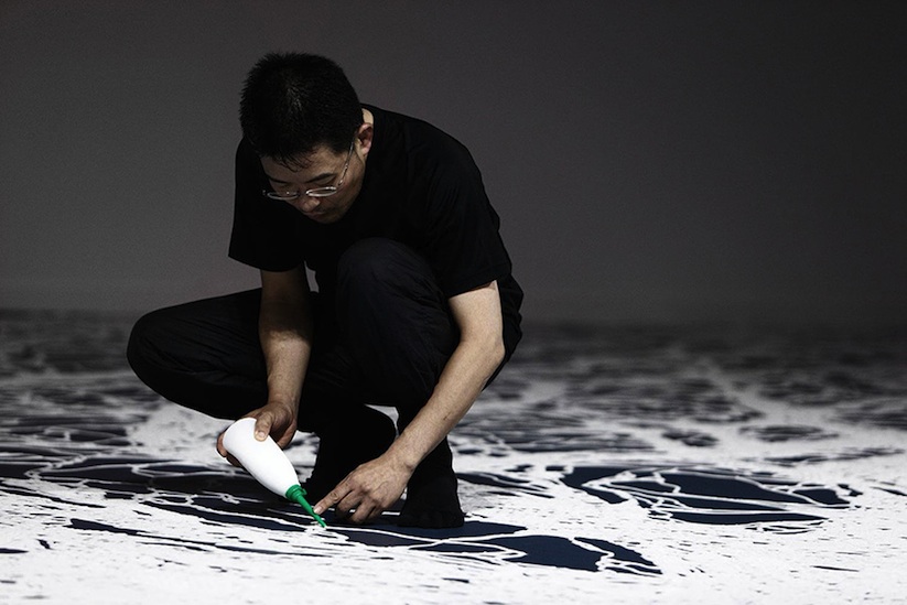 Massive_Drawings_of_Labyrinths_made_with_Salt_by_Motoi_Yamamoto_2016_07