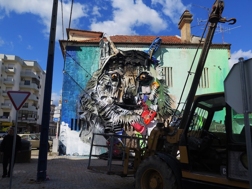 Wolf_New_Street_Installation_by_Artist_Bordalo_II_in_Fundao_Portugal_2016_02