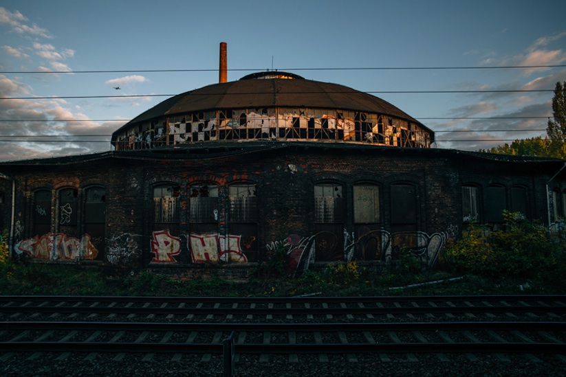 Abandonment_Issues_Bahnbetriebswerk_Pankow_Heinersdorf_Captured_by_Van_Styles_2016_02