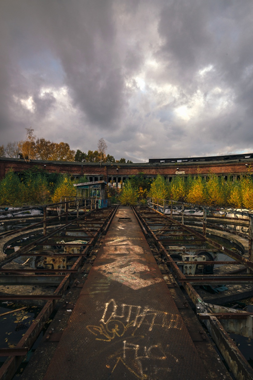 Abandonment_Issues_Bahnbetriebswerk_Pankow_Heinersdorf_Captured_by_Van_Styles_2016_09
