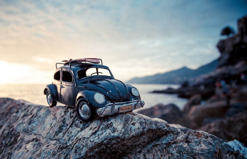 Traveling_Cars_Adventures_Tiny_Toy_Cars_in_Dramatic_Situations_Captured_by_Kim_Leuenberger_2016_02