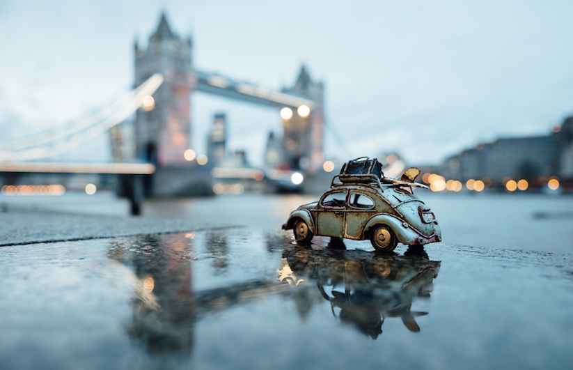 Traveling_Cars_Adventures_Tiny_Toy_Cars_in_Dramatic_Situations_Captured_by_Kim_Leuenberger_2016_05