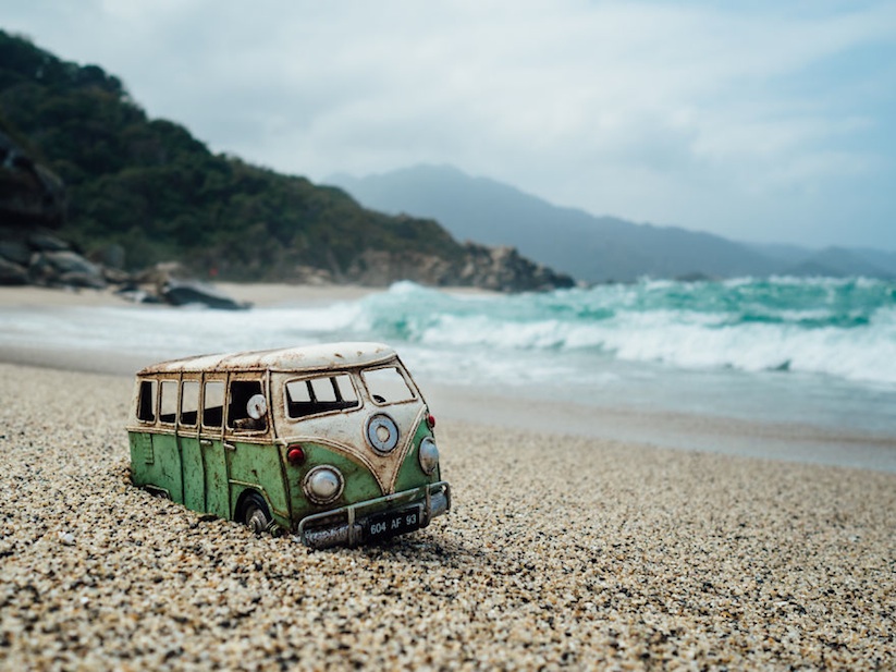 Traveling_Cars_Adventures_Tiny_Toy_Cars_in_Dramatic_Situations_Captured_by_Kim_Leuenberger_2016_08