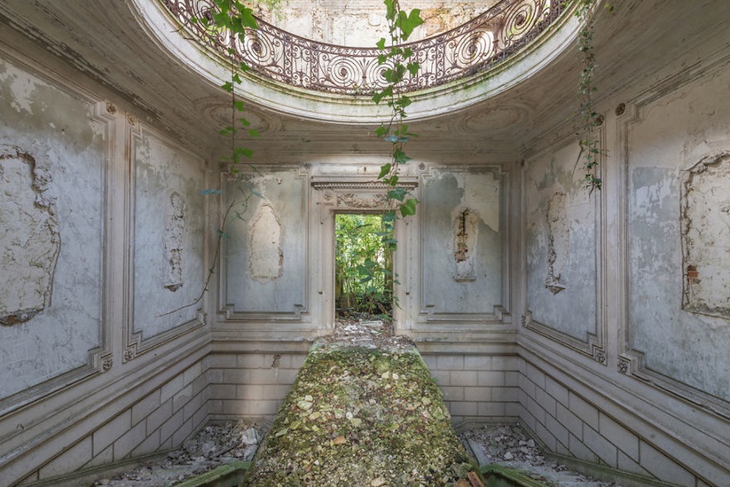 Ask_the_Dust_by_Romain_Veillon_2016_06