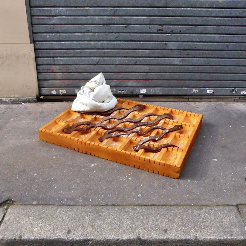 Eat_Me_French_Street_Artist_Lor_K_Turns_Old_Mattresses_into_Giant_Foods_2016_11