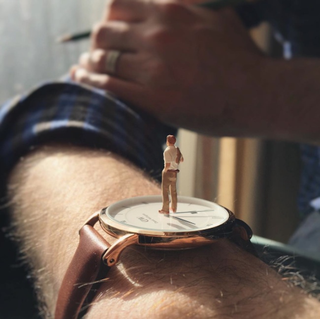 Miniature_Office_New_Tiny_Moments_of_Agency_Life_in_Miniature_by_Derrick_Lin_2016_08
