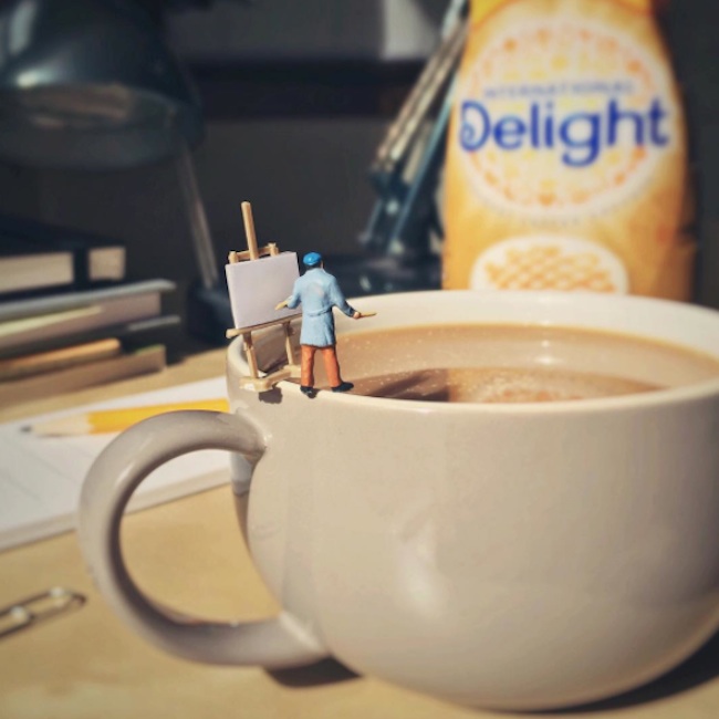Miniature_Office_New_Tiny_Moments_of_Agency_Life_in_Miniature_by_Derrick_Lin_2016_09