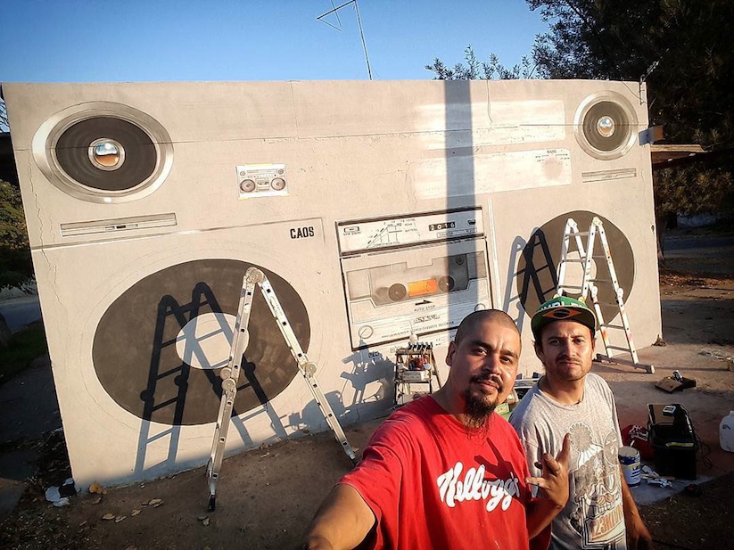 Large_Scale_Hyperrealistic_Boombox_Mural_by_Street_Artist_Seco_Sanchez_in_La_Calera_Chile_2016_06