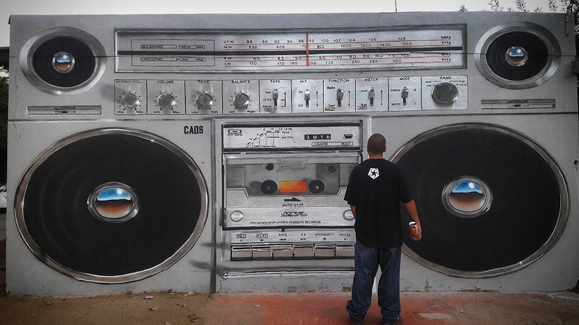 Large_Scale_Hyperrealistic_Boombox_Mural_by_Street_Artist_Seco_Sanchez_in_La_Calera_Chile_2016_08