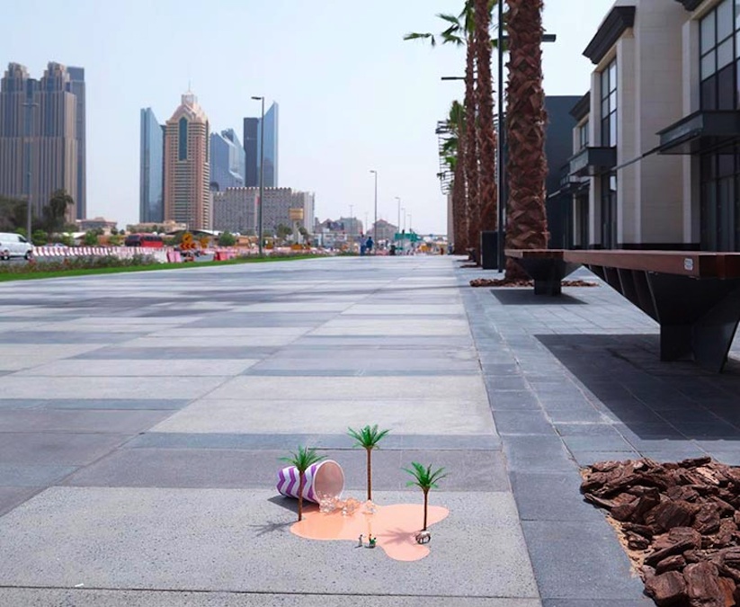 Little_People_Project_Miniature_Installations_in_the_Streets_of_Dubai_by_Slinkachu_2016_08